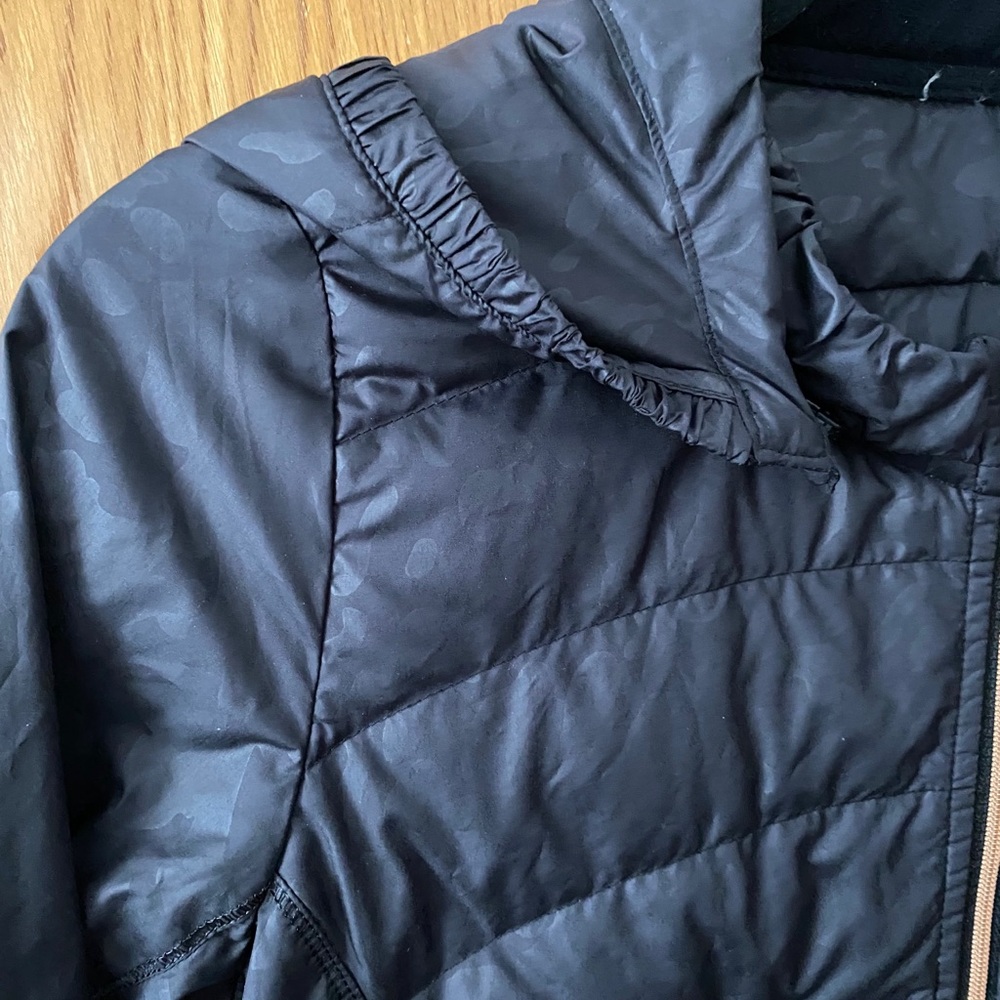 LULULEMON Spring Fling Puffy Windbreaker 4 - Picture 4 of 12